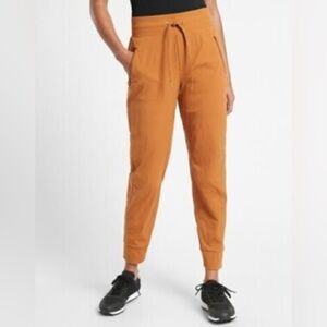 Athleta NWT Trekkie North Jogger Pant Cattail Brown S 24 sweatpants burnt orange